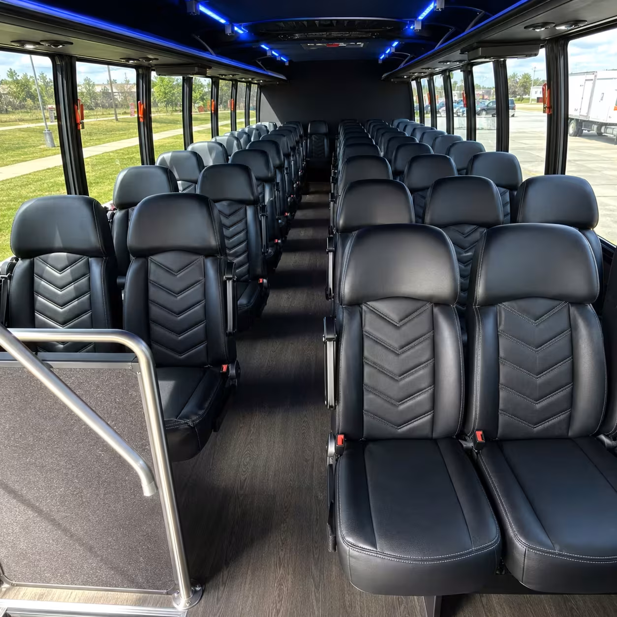 bridal party minibus rentals for delray beach wedding mornings