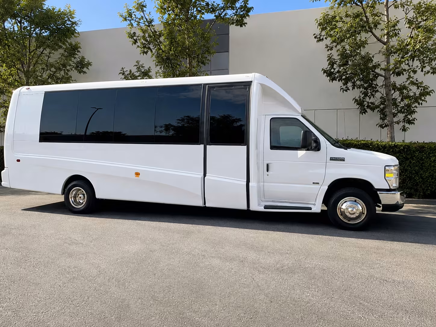 delray beach minibus rentals for science and nature field trips